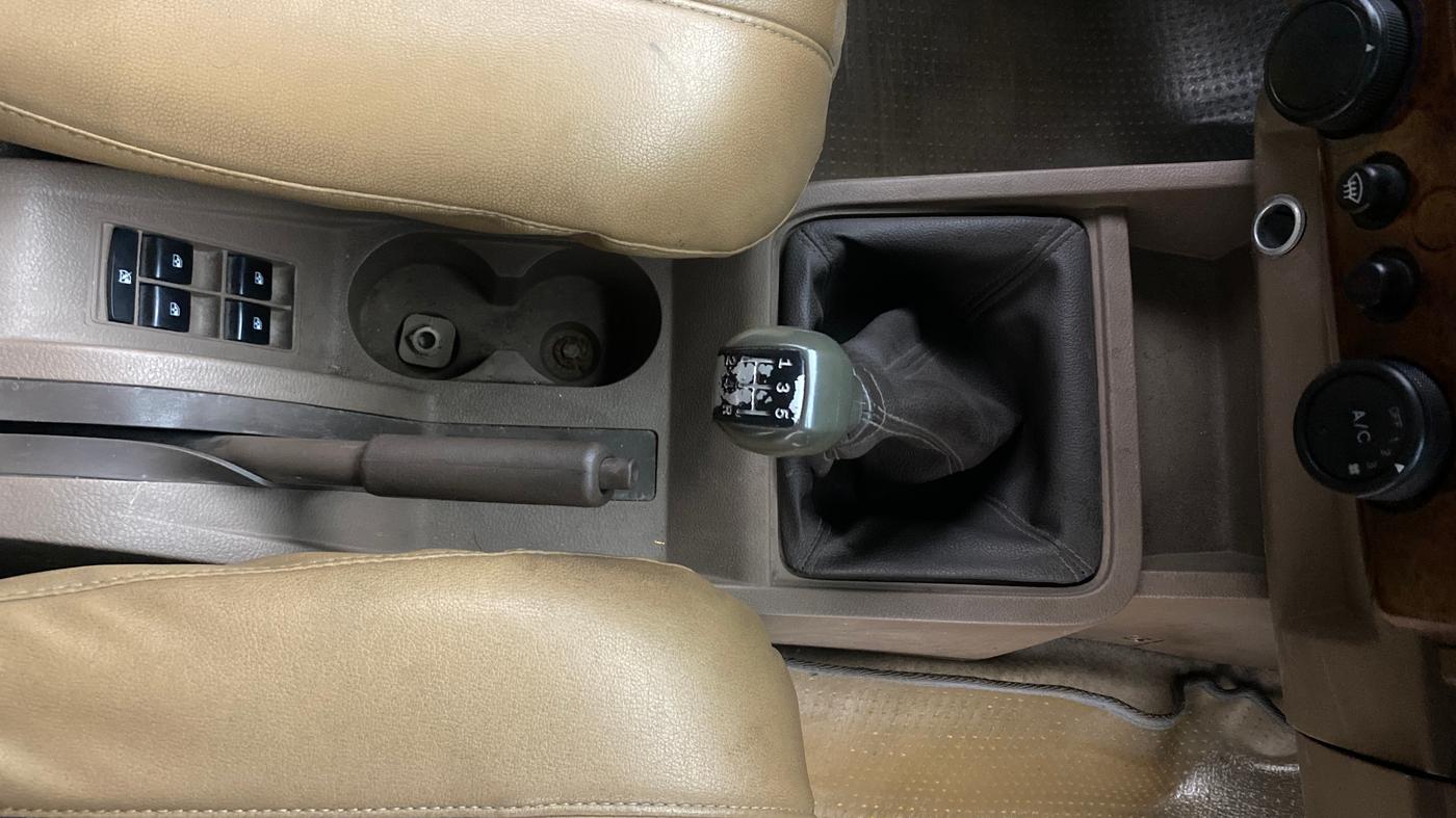 2014 Mahindra Bolero SLX BS-III, Diesel, Manual, 94,581 km, Gear Lever