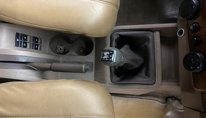2014 Mahindra Bolero SLX BS-III, Diesel, Manual, 94,497 km, Gear Lever