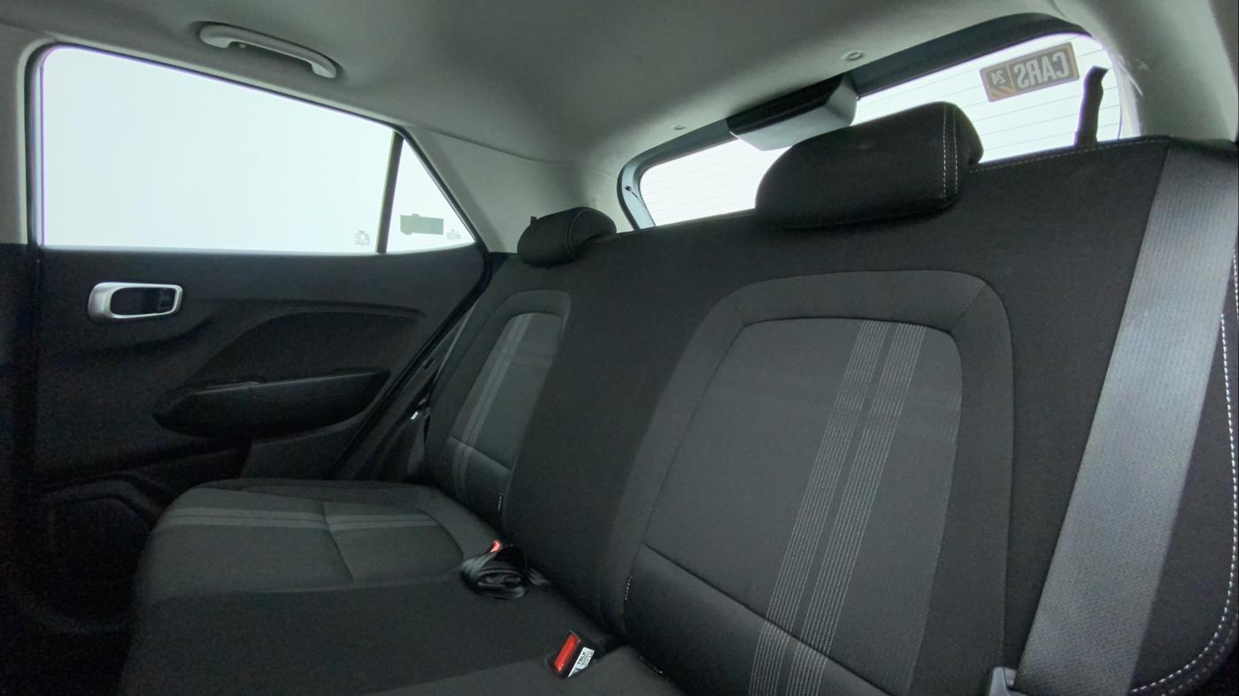 2022 Hyundai VENUE SX 1.5 CRDI, Diesel, Manual, 27,689 km, Right Side Rear Door Cabin
