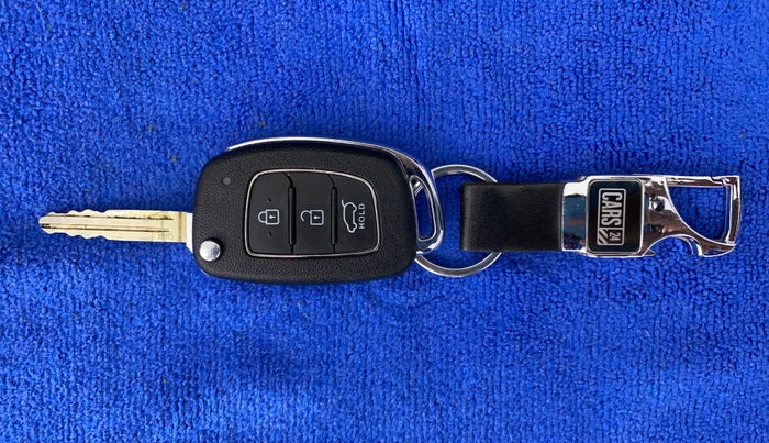 2022 Hyundai VENUE SX 1.5 CRDI, Diesel, Manual, 27,689 km, Key Close Up