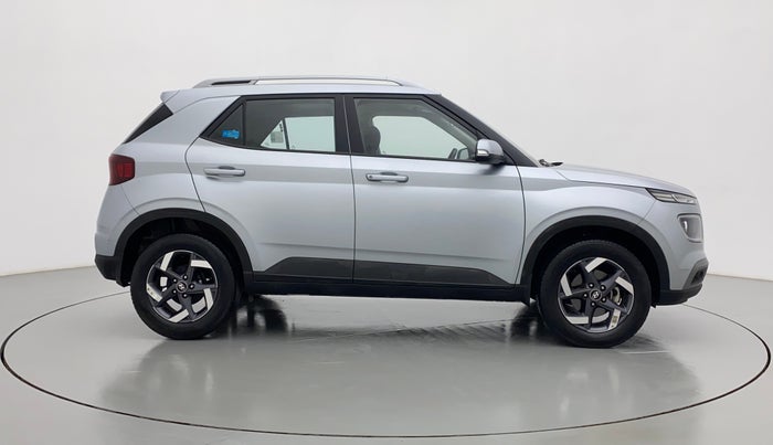 2022 Hyundai VENUE SX 1.5 CRDI, Diesel, Manual, 27,689 km, Right Side View