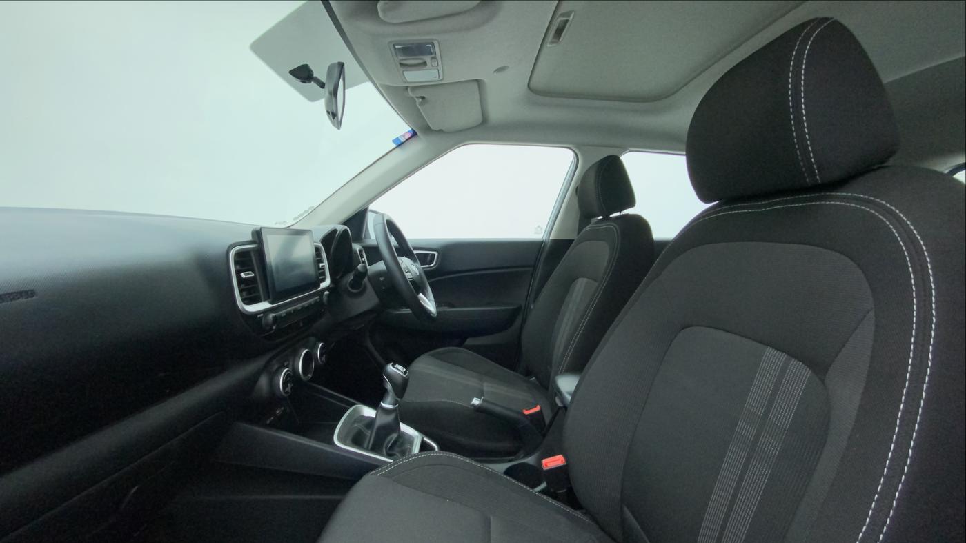 2022 Hyundai VENUE SX 1.5 CRDI, Diesel, Manual, 27,689 km, Right Side Front Door Cabin