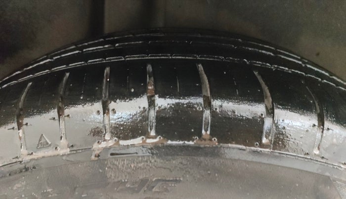 2021 Maruti Ciaz ALPHA 1.5 SHVS PETROL, Petrol, Manual, 34,393 km, Right Rear Tyre Tread