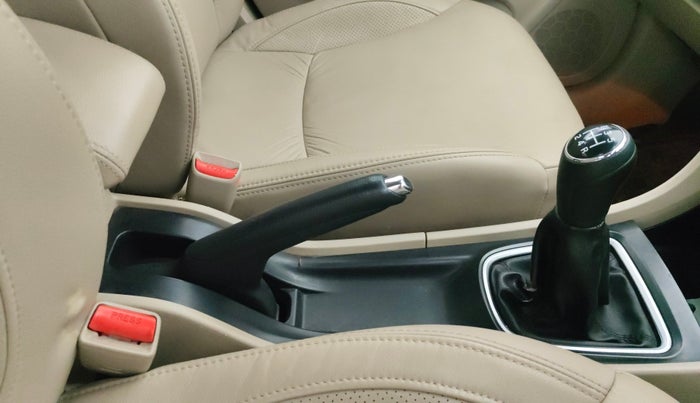 2021 Maruti Ciaz ALPHA 1.5 SHVS PETROL, Petrol, Manual, 34,393 km, Gear Lever