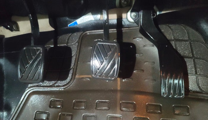 2021 Maruti Ciaz ALPHA 1.5 SHVS PETROL, Petrol, Manual, 34,393 km, Pedals