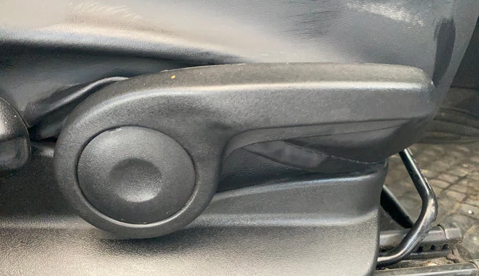 2018 Maruti S Cross ALPHA 1.3, Diesel, Manual, 1,19,629 km, Driver Side Adjustment Panel