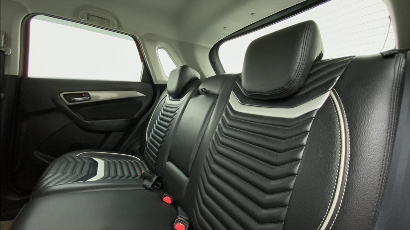 2018 Maruti Vitara Brezza ZDI PLUS DUAL TONE, Diesel, Manual, 68,265 km, Right Side Rear Door Cabin