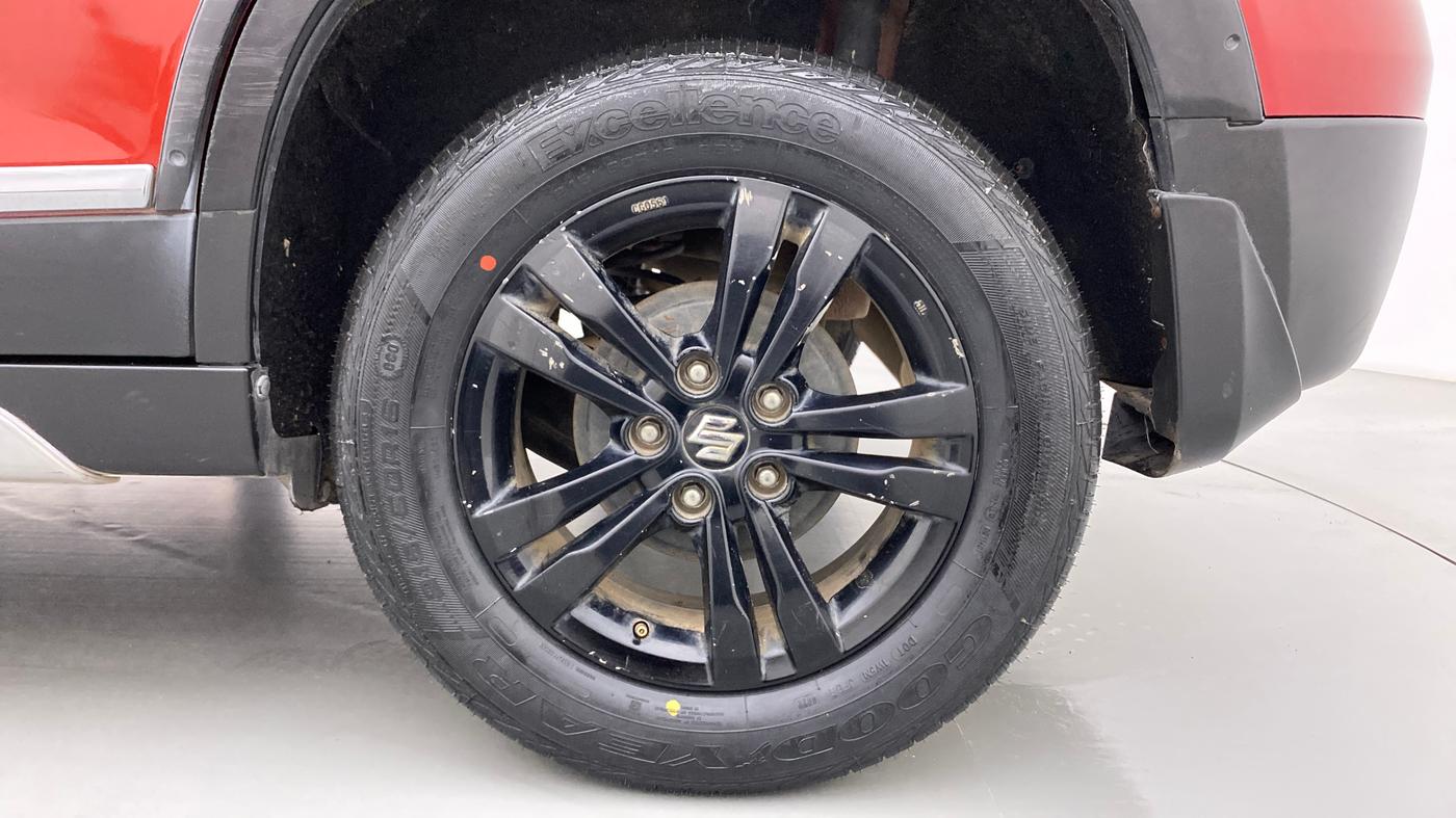 2018 Maruti Vitara Brezza ZDI PLUS DUAL TONE, Diesel, Manual, 68,265 km, Left Rear Wheel
