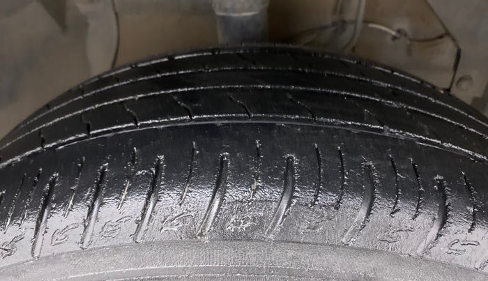 2018 Maruti Vitara Brezza ZDI PLUS DUAL TONE, Diesel, Manual, 68,265 km, Right Front Tyre Tread