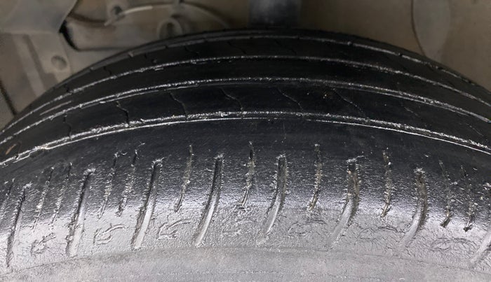 2018 Maruti Vitara Brezza ZDI PLUS DUAL TONE, Diesel, Manual, 68,265 km, Left Front Tyre Tread