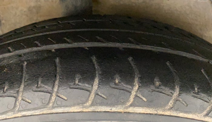 2016 Maruti Celerio VXI AMT (O), Petrol, Automatic, 80,840 km, Right Rear Tyre Tread