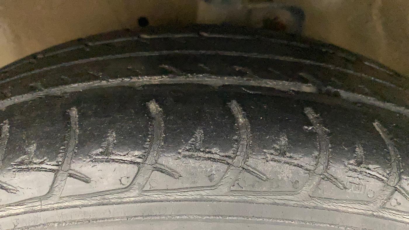 2016 Maruti Celerio VXI AMT (O), Petrol, Automatic, 80,840 km, Left Front Tyre Tread