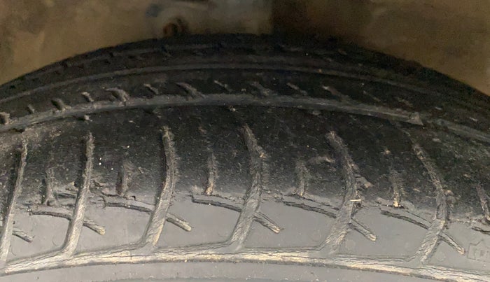 2016 Maruti Celerio VXI AMT (O), Petrol, Automatic, 80,840 km, Right Front Tyre Tread
