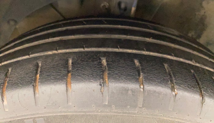 2018 Maruti Baleno ALPHA CVT PETROL 1.2, Petrol, Automatic, 62,166 km, Left Front Tyre Tread