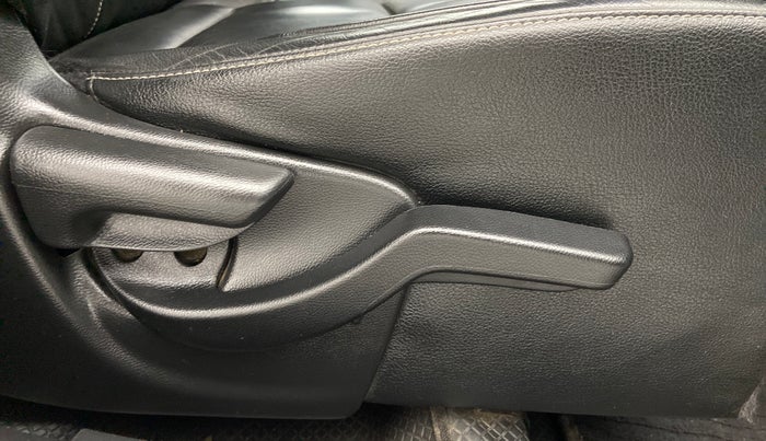 2016 Honda BR-V 1.5 i-VTEC VX, Petrol, Manual, 93,360 km, Driver Side Adjustment Panel