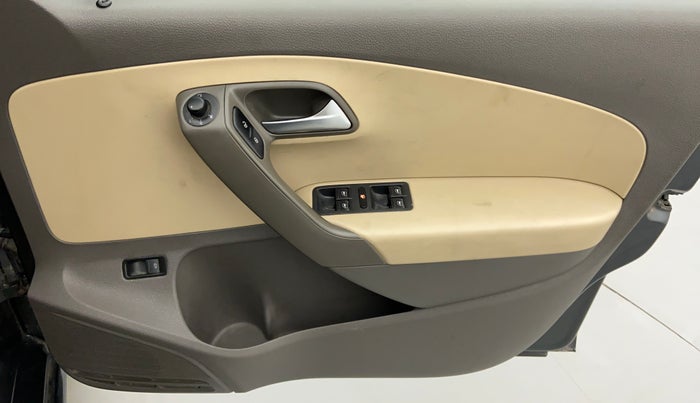 2015 Volkswagen Vento HIGHLINE 1.2 TSI AT, Petrol, Automatic, 89,414 km, Driver Side Door Panels Control