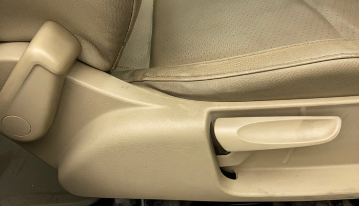 2015 Volkswagen Vento HIGHLINE 1.2 TSI AT, Petrol, Automatic, 89,414 km, Driver Side Adjustment Panel