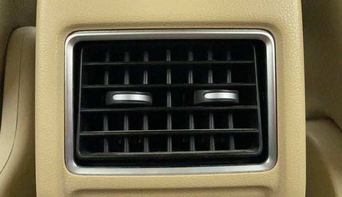 2015 Volkswagen Vento HIGHLINE 1.2 TSI AT, Petrol, Automatic, 89,414 km, Rear AC Vents