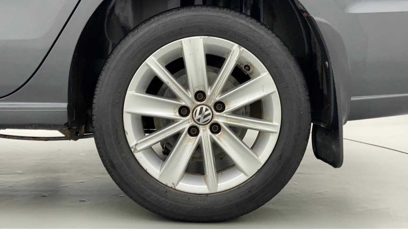 2015 Volkswagen Vento HIGHLINE 1.2 TSI AT, Petrol, Automatic, 89,414 km, Left Rear Wheel