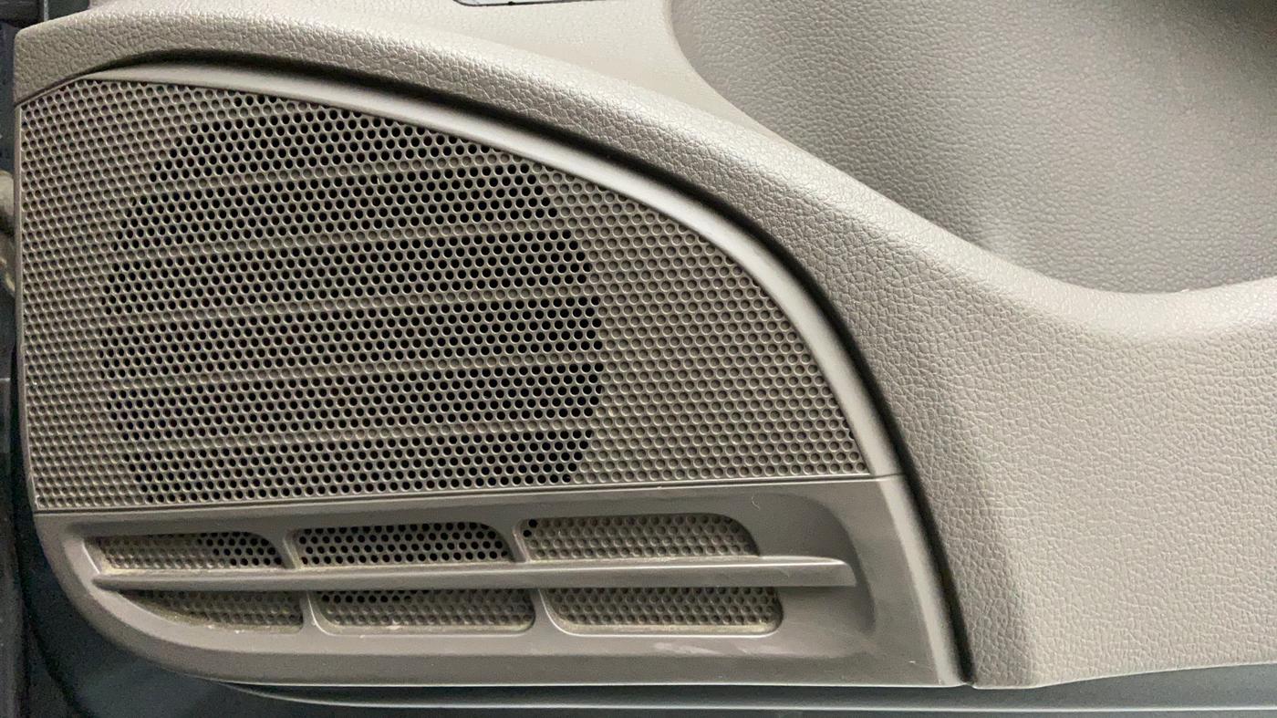 2015 Volkswagen Vento HIGHLINE 1.2 TSI AT, Petrol, Automatic, 89,414 km, Speaker