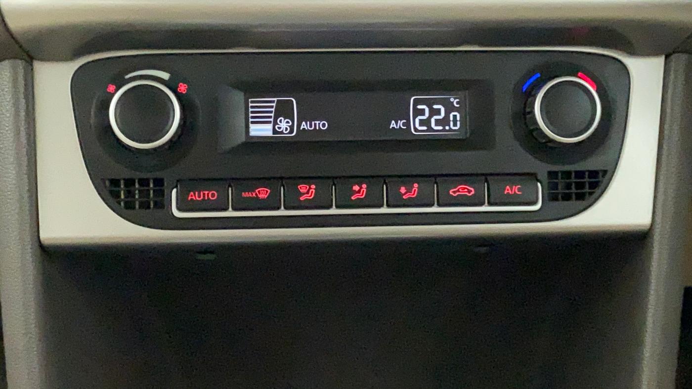 2015 Volkswagen Vento HIGHLINE 1.2 TSI AT, Petrol, Automatic, 89,414 km, Automatic Climate Control