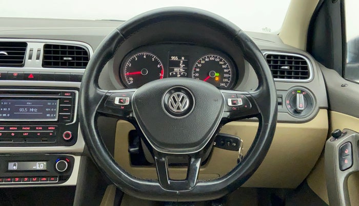 2015 Volkswagen Vento HIGHLINE 1.2 TSI AT, Petrol, Automatic, 89,414 km, Steering Wheel Close Up