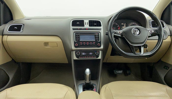2015 Volkswagen Vento HIGHLINE 1.2 TSI AT, Petrol, Automatic, 89,414 km, Dashboard