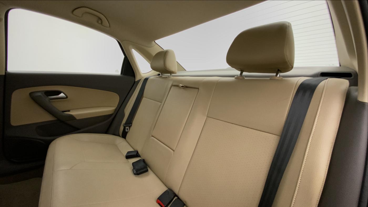 2015 Volkswagen Vento HIGHLINE 1.2 TSI AT, Petrol, Automatic, 89,414 km, Right Side Rear Door Cabin