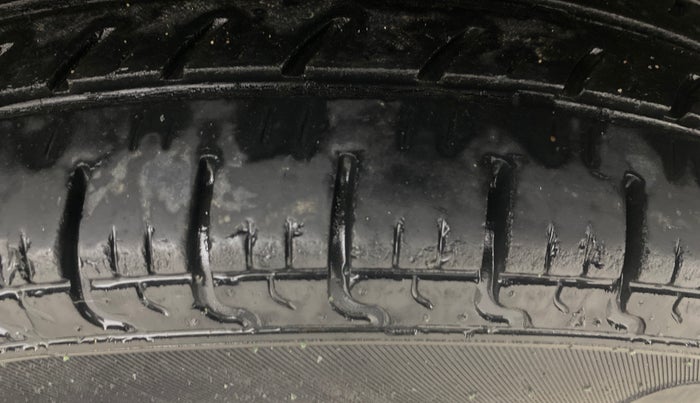 2017 Renault Kwid RXT 1.0, Petrol, Manual, 48,786 km, Left Rear Tyre Tread