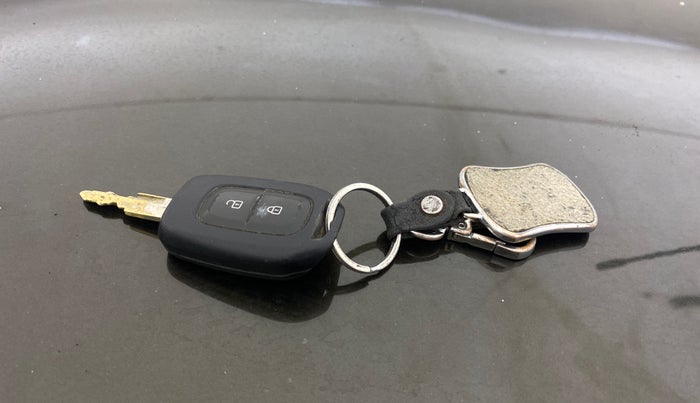 2017 Renault Kwid RXT 1.0, Petrol, Manual, 48,786 km, Key Close Up