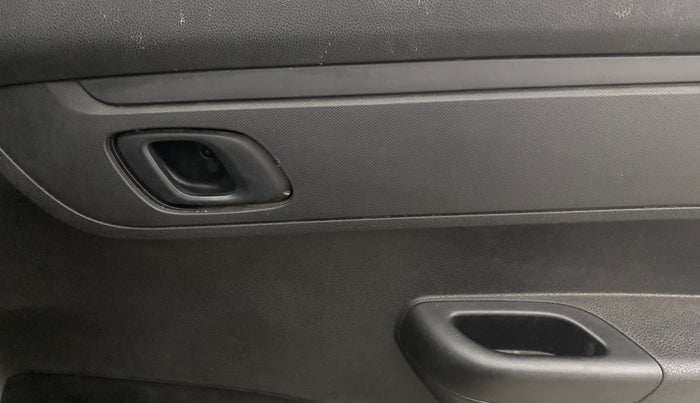 2017 Renault Kwid RXT 1.0, Petrol, Manual, 48,786 km, Driver Side Door Panels Control