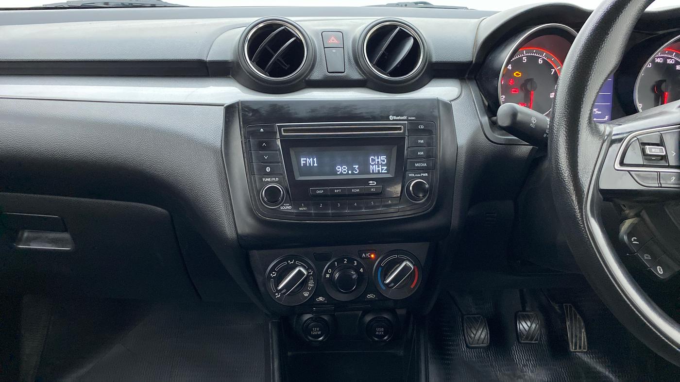 2018 Maruti Swift VXI D, Petrol, Manual, 45,332 km, Air Conditioner