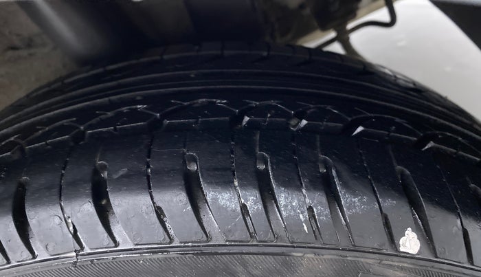 2015 Hyundai Xcent SX 1.2 OPT, Petrol, Manual, 53,207 km, Left Rear Tyre Tread