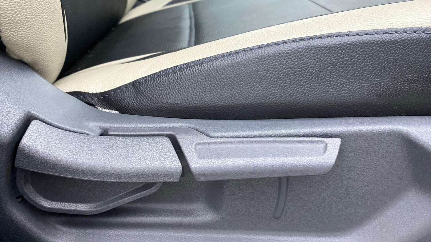 2021 Hyundai GRAND I10 NIOS ASTA PETROL AMT, Petrol, Automatic, 3,848 km, Driver Side Adjustment Panel