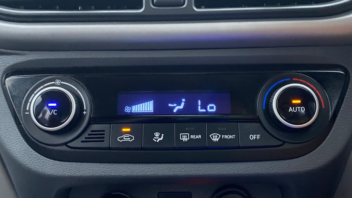 2021 Hyundai GRAND I10 NIOS ASTA PETROL AMT, Petrol, Automatic, 3,848 km, Automatic Climate Control