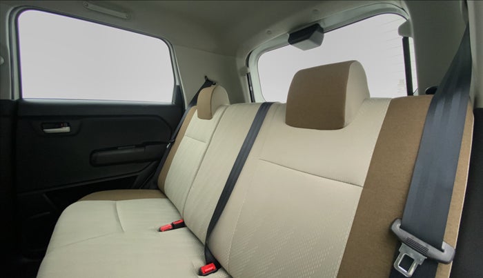 2021 Maruti New Wagon-R ZXI 1.2 old, Petrol, Manual, 3,979 km, Right Side Rear Door Cabin