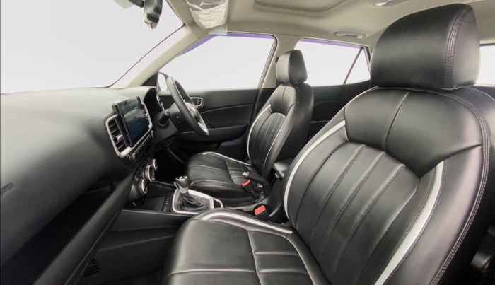 2019 Hyundai VENUE 1.0 Turbo GDI DCT AT SX+ DT, Petrol, Automatic, 28,625 km, Right Side Front Door Cabin