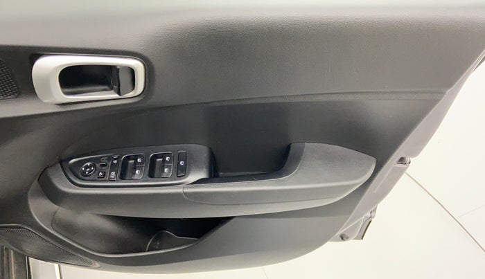2019 Hyundai VENUE 1.0 Turbo GDI DCT AT SX+ DT, Petrol, Automatic, 28,625 km, Driver Side Door Panels Control