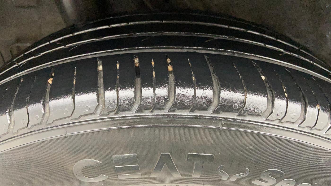 2019 Hyundai VENUE 1.0 Turbo GDI DCT AT SX+ DT, Petrol, Automatic, 28,625 km, Right Rear Tyre Tread