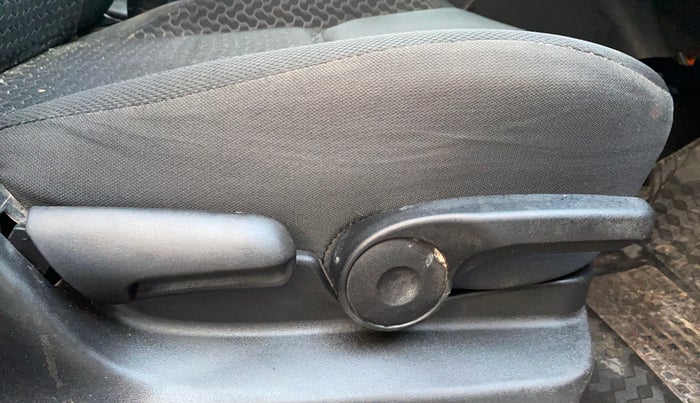 2019 Maruti Vitara Brezza ZDI, Diesel, Manual, 1,36,400 km, Driver Side Adjustment Panel