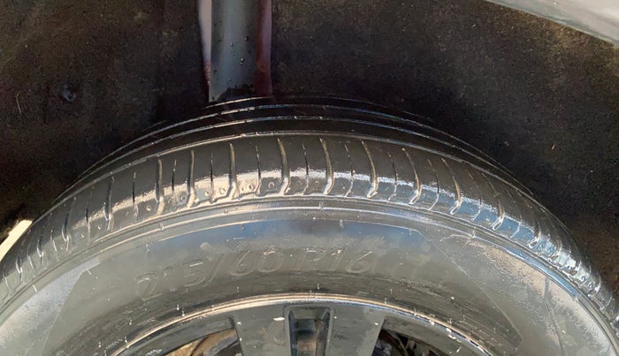 2019 Maruti Vitara Brezza ZDI, Diesel, Manual, 1,36,400 km, Right Rear Tyre Tread