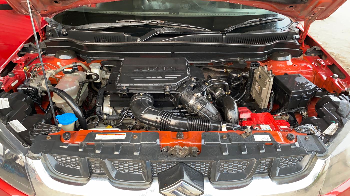 2019 Maruti Vitara Brezza ZDI, Diesel, Manual, 1,36,489 km, Engine View