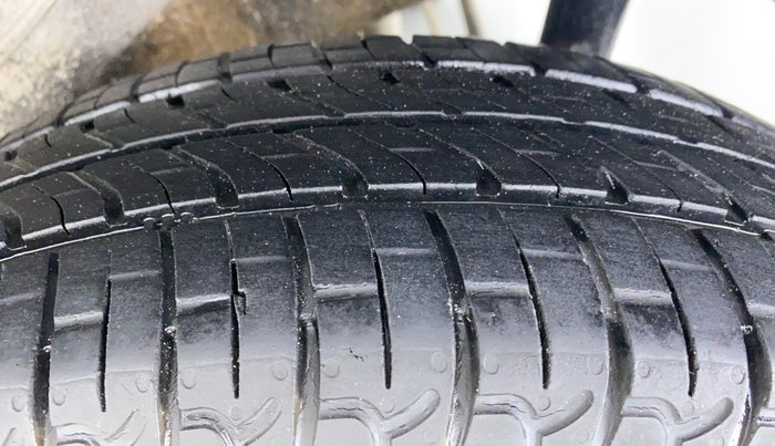2013 Maruti Wagon R 1.0 VXI, Petrol, Manual, 59,949 km, Left Rear Tyre Tread