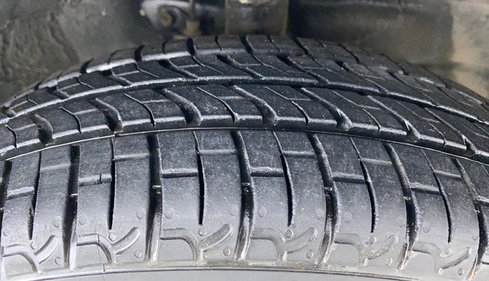 2013 Maruti Wagon R 1.0 VXI, Petrol, Manual, 59,949 km, Right Front Tyre Tread