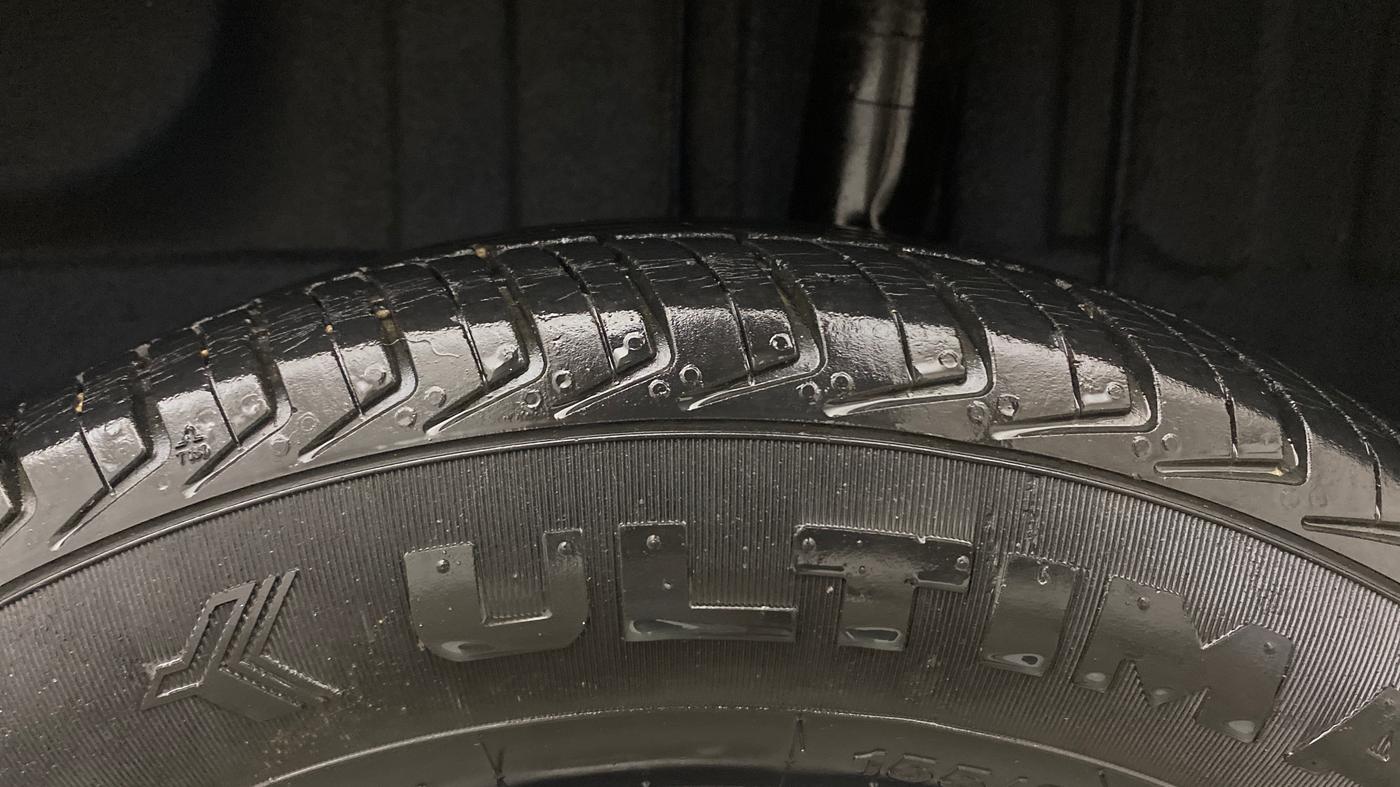 2019 Renault Kwid CLIMBER 1.0 AMT, Petrol, Automatic, 33,542 km, Left Rear Tyre Tread