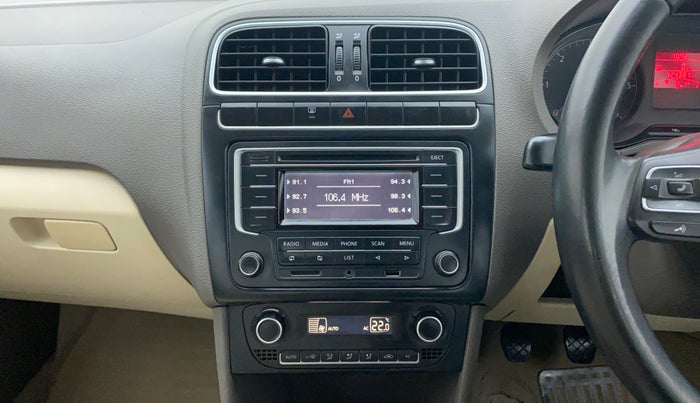2014 Volkswagen Vento HIGHLINE DIESEL 1.6, Diesel, Manual, 1,24,381 km, Air Conditioner