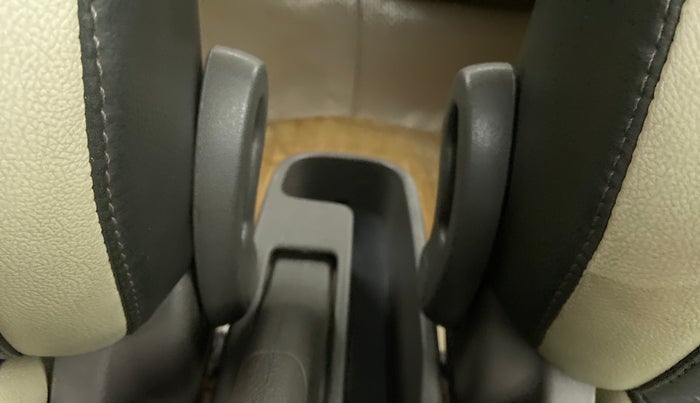 2014 Hyundai i10 SPORTZ 1.1, Petrol, Manual, 69,797 km, Driver Side Adjustment Panel