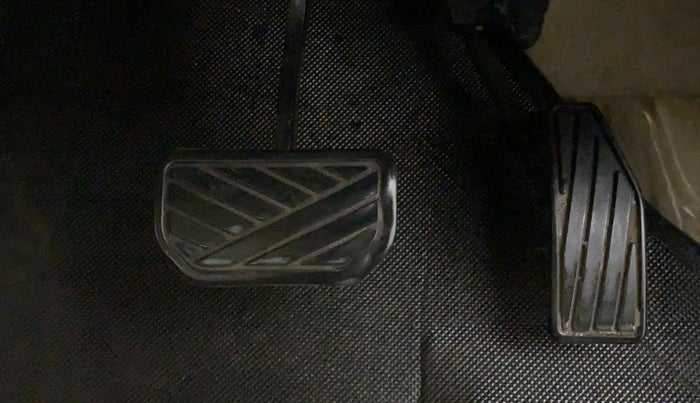 2018 Maruti Dzire VXI AMT, Petrol, Automatic, 41,517 km, Pedals