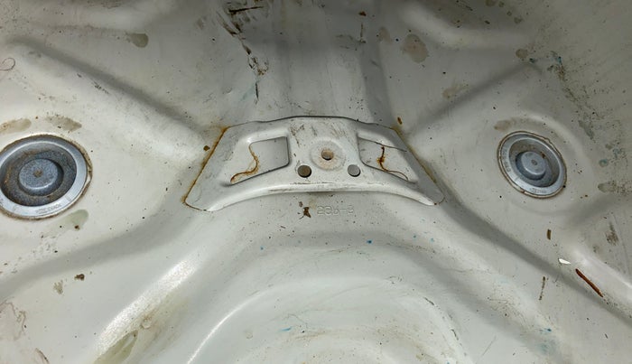2018 Maruti Dzire VXI AMT, Petrol, Automatic, 41,517 km, Boot floor - Slight discoloration