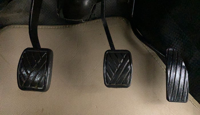 2017 Maruti Wagon R 1.0 VXI, Petrol, Manual, 57,580 km, Pedals